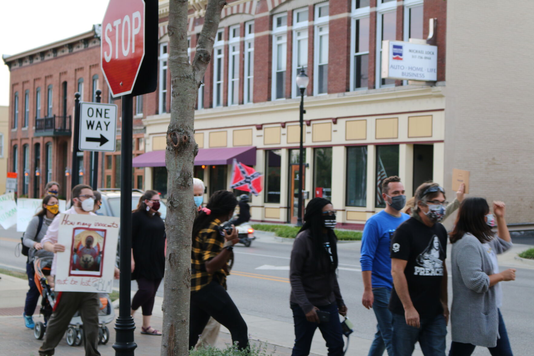 Unknown man waves confederate flag at BLM crowd